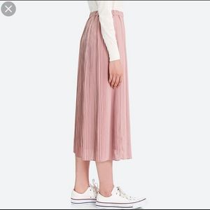 Uniqlo Blush Pink Pleated Midi Skirt